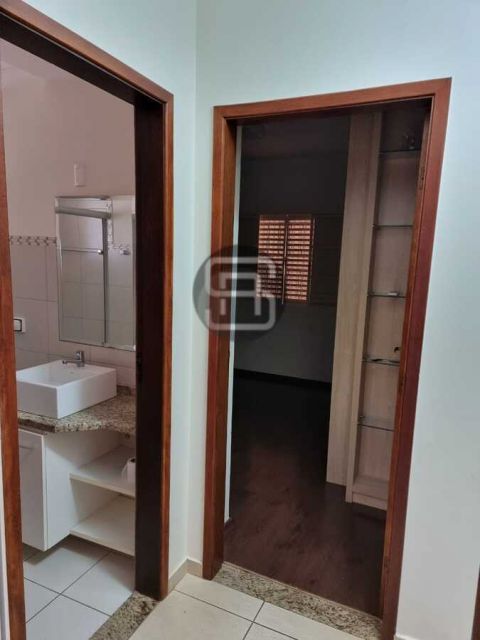 CASA TÉRREA COM MEZANINO NO CONDOMÍNIO RESIDENCIAL HAVANA