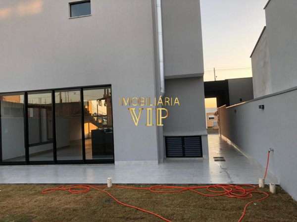 Casa - Condomínio Araçari